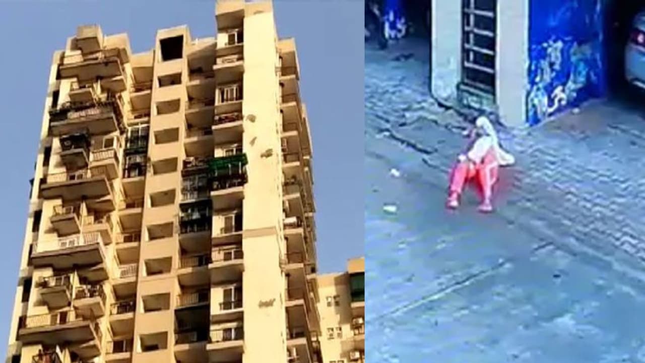 नवरात्रि में मार्मिक घटना: लोग जा रहे थे देवी दर्शन के लिए, तभी लड़की ने 18वीं मंजिल से लगाई मौत की छलांग नवरात्रि में मार्मिक घटना: लोग जा रहे थे देवी दर्शन के लिए, तभी लड़की ने 18वीं मंजिल से लगाई मौत की छलांग