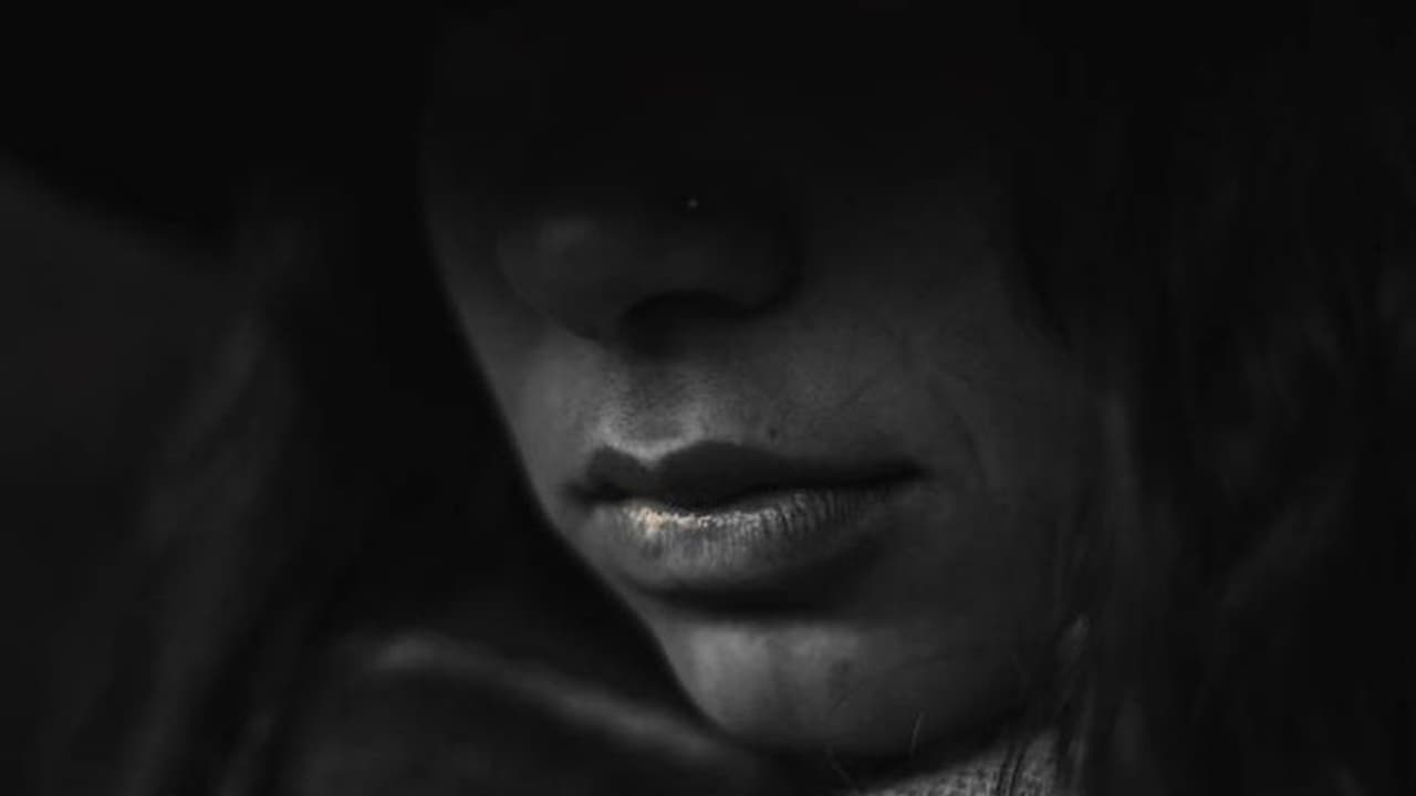 കൊവിഡിൽ തൊഴിലില്ലാതായി, പട്ടിണിയായി, മകൾ അയൽക്കാരനാൽ ഉപദ്രവിക്കപ്പെട്ടു... കൊവിഡിൽ തൊഴിലില്ലാതായി, പട്ടിണിയായി, മകൾ അയൽക്കാരനാൽ ഉപദ്രവിക്കപ്പെട്ടു...