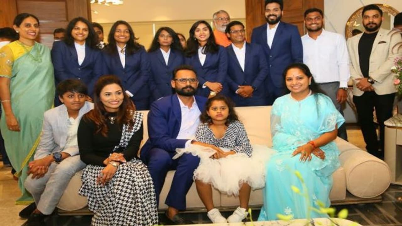 తెలంగాణకు దేశ విదేశాల కంపనీలు.. పెట్టుబడులకు కేంద్రస్థానమిదే: ఎమ్మెల్సీ కవిత తెలంగాణకు దేశ విదేశాల కంపనీలు.. పెట్టుబడులకు కేంద్రస్థానమిదే: ఎమ్మెల్సీ కవిత