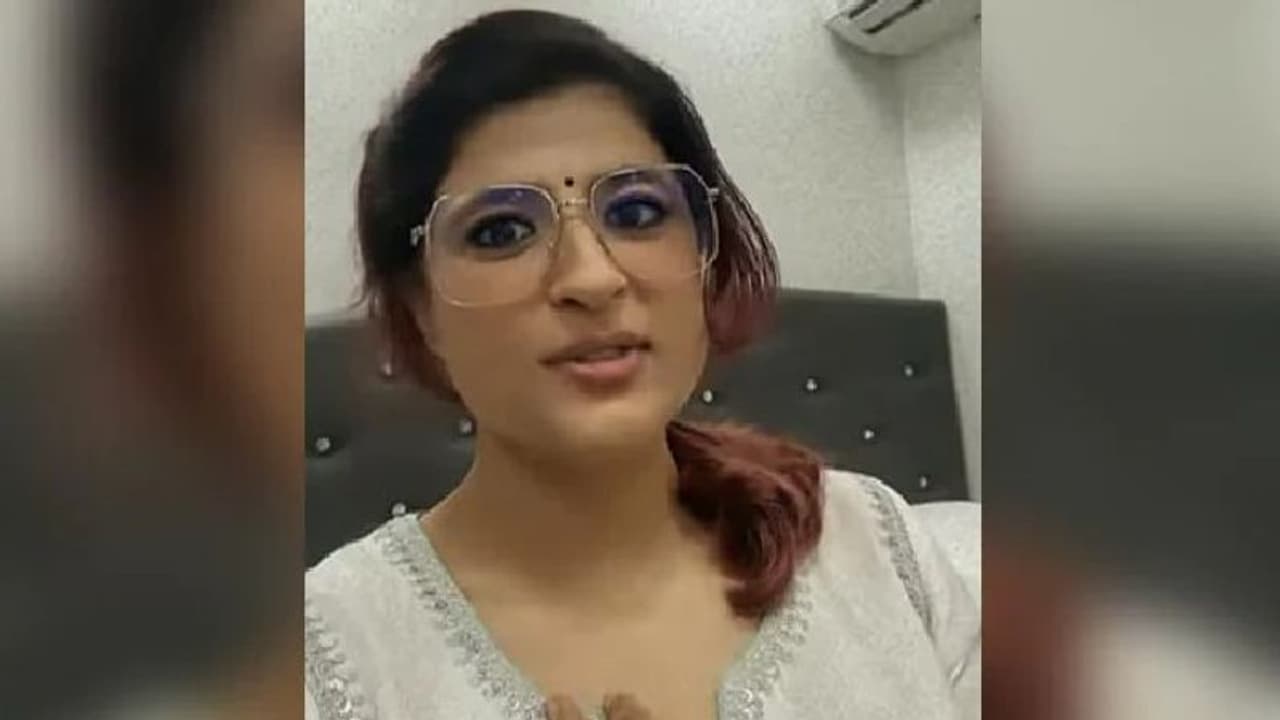 ചുരയ്ക്ക ജ്യൂസ് കഴിച്ചു; ഐസിയുവില്‍ വരെ അഡ്മിറ്റായെന്ന് താരപത്‌നിയും സംവിധായികയുമായ താഹിറ