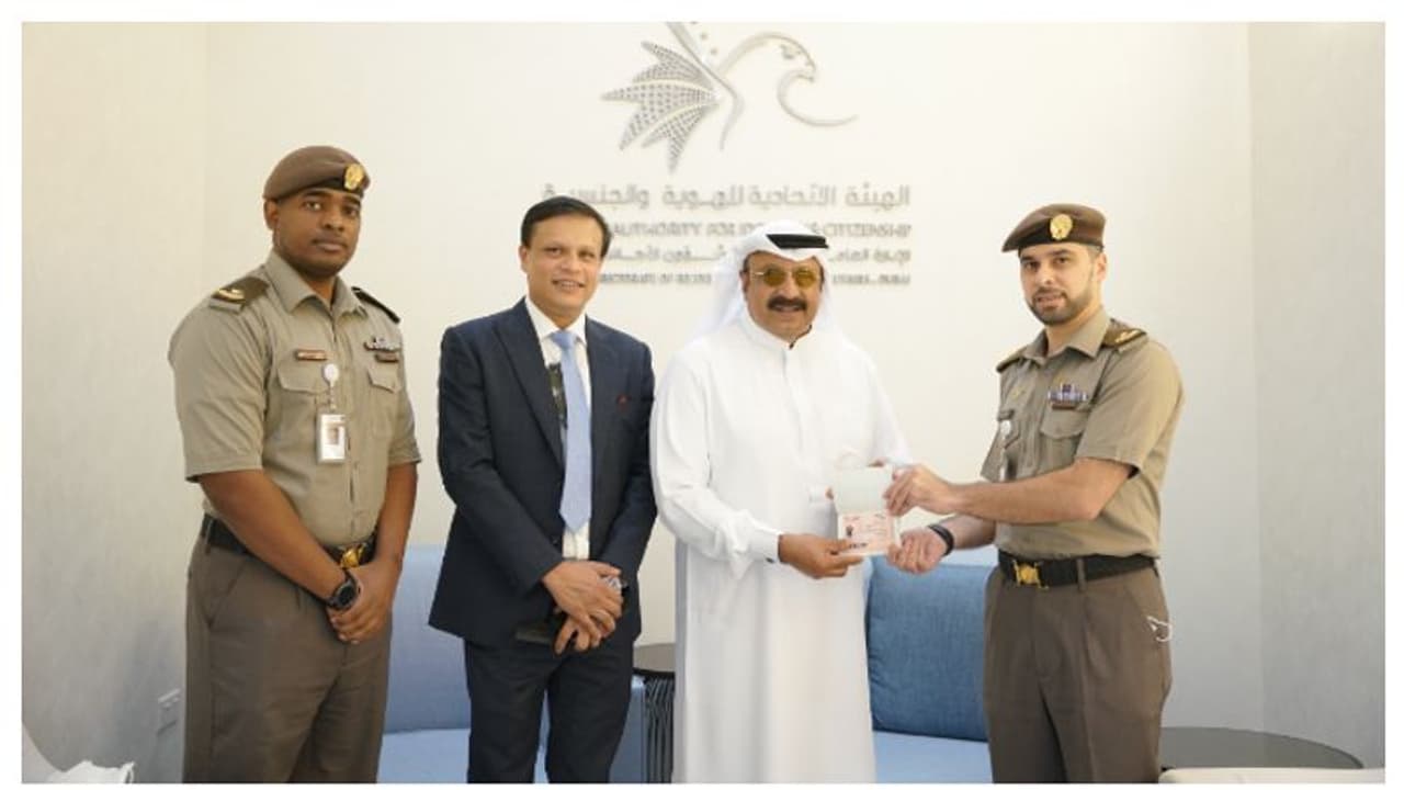 നടന് സിദ്ദിഖിന് യുഎഇ ഗോള്ഡന് വിസ നടന് സിദ്ദിഖിന് യുഎഇ ഗോള്ഡന് വിസ