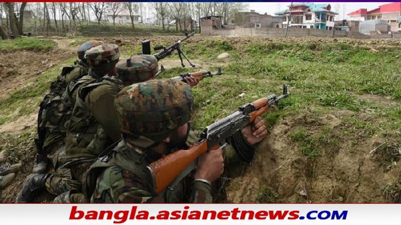 Terror Attack: ফুচকাওয়ালা ও ছুতোর মিস্ত্রিকে গুলি করে হত্যা, জঙ্গিহানায় রক্তাক্ত ভূস্বর্গ Terror Attack: ফুচকাওয়ালা ও ছুতোর মিস্ত্রিকে গুলি করে হত্যা, জঙ্গিহানায় রক্তাক্ত ভূস্বর্গ