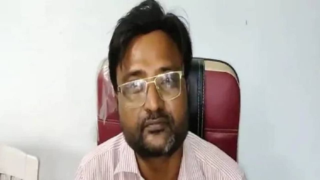 ഞായറാഴ്ചകളിൽ ഭിക്ഷ യാചിക്കാൻ പോവാൻ അവധി നൽകണം, വ്യത്യസ്തമായ അപേക്ഷയുമായി എൻജിനീയർ, ഒടുവിൽ നടന്നത്... ഞായറാഴ്ചകളിൽ ഭിക്ഷ യാചിക്കാൻ പോവാൻ അവധി നൽകണം, വ്യത്യസ്തമായ അപേക്ഷയുമായി എൻജിനീയർ, ഒടുവിൽ നടന്നത്...