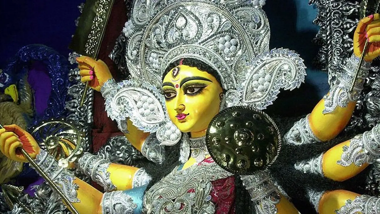 Durga Puja: বাংলায় দুর্গাপুজোর ইতিহাস ও দেবী বোধনের পৌরানিক কাহিনি Durga Puja: বাংলায় দুর্গাপুজোর ইতিহাস ও দেবী বোধনের পৌরানিক কাহিনি