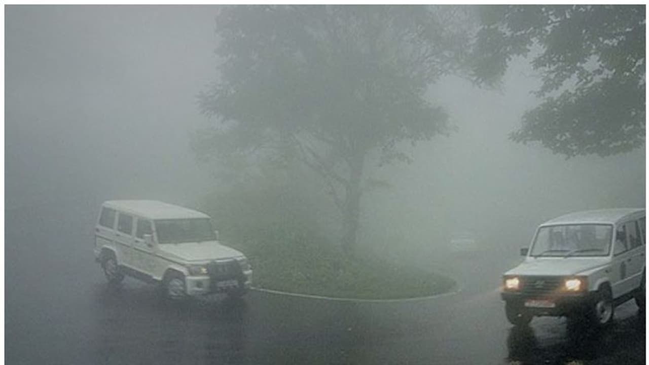 ഇടുക്കിയിൽ വ്യാഴാഴ്ച വരെ രാത്രികാല യാത്ര നിരോധിച്ചു ഇടുക്കിയിൽ വ്യാഴാഴ്ച വരെ രാത്രികാല യാത്ര നിരോധിച്ചു