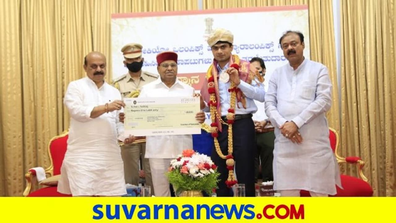 ಯುವಪೀಳಿಗೆಯನ್ನು ಕ್ರೀಡೆಯತ್ತ ಸೆಳೆಯಬೇಕು: ರಾಜ್ಯಪಾಲ ಗೆಹಲೋತ್ ಕರೆ ಯುವಪೀಳಿಗೆಯನ್ನು ಕ್ರೀಡೆಯತ್ತ ಸೆಳೆಯಬೇಕು: ರಾಜ್ಯಪಾಲ ಗೆಹಲೋತ್ ಕರೆ