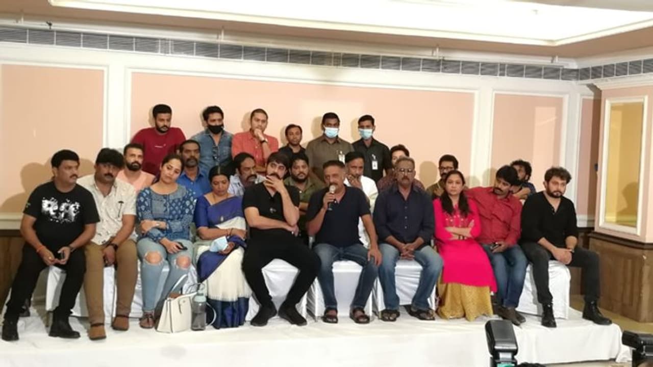 ‘‘మా’’ ఎన్నికలు: మంచు విష్ణుకు షాక్, సుప్రీంకోర్టుకెక్కనున్న ప్రకాశ్ రాజ్.. ఆధారాలు సిద్ధం చేసే పనిలో బిజీ