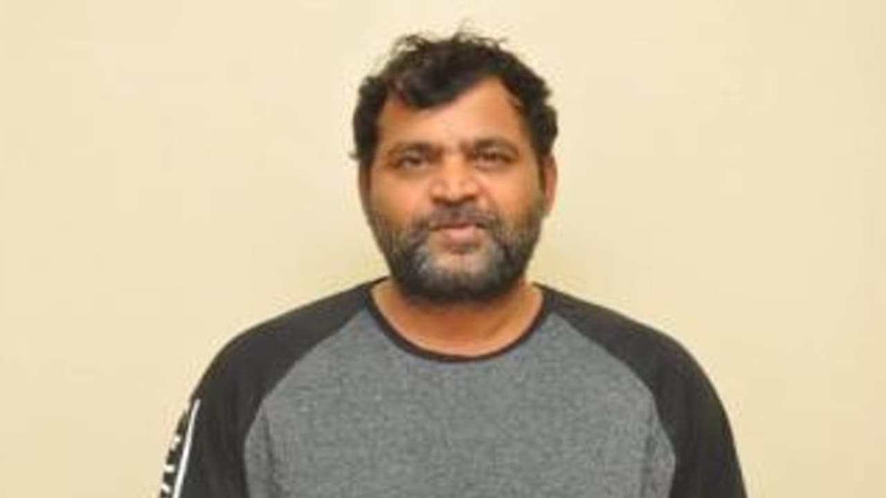 బెనర్జీని తిడుతుంటే నా రక్తం మరిగింది.. మనోజ్, విష్ణు లేకపోతే గొడవ మరోలా ఉండేది.. మోహన్బాబుపై ప్రభాకర్ బెనర్జీని తిడుతుంటే నా రక్తం మరిగింది.. మనోజ్, విష్ణు లేకపోతే గొడవ మరోలా ఉండేది.. మోహన్బాబుపై ప్రభాకర్