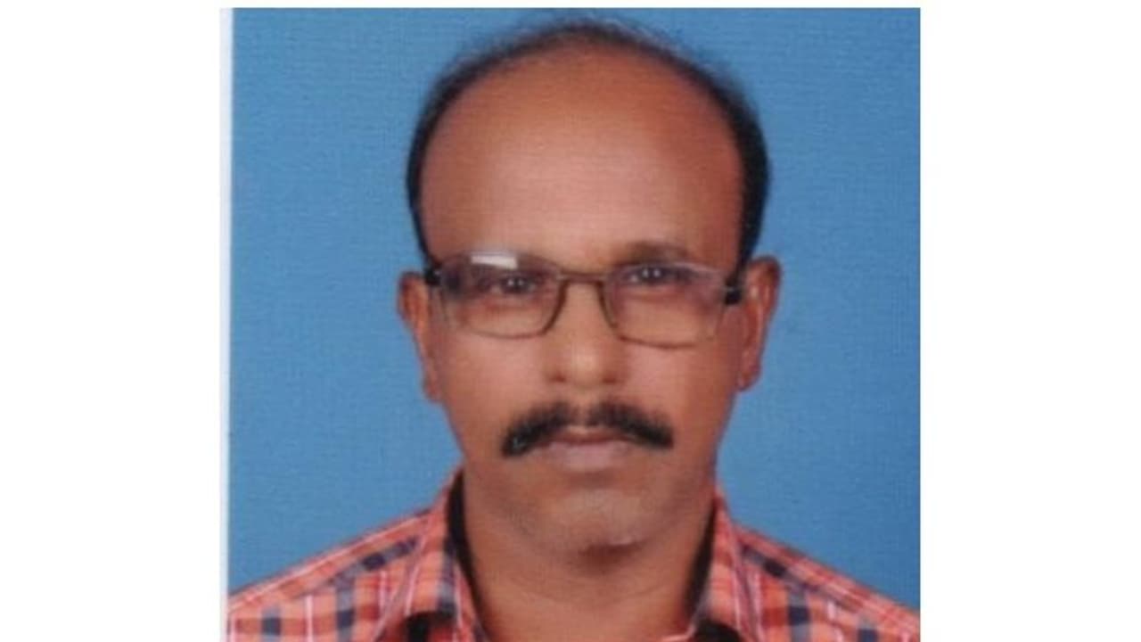 അപകടത്തെ തുടർന്ന് ചികിത്സയിലിരിക്കെ മരിച്ച പ്രവാസിയുടെ മൃതദേഹം നാട്ടിലെത്തിച്ചു അപകടത്തെ തുടർന്ന് ചികിത്സയിലിരിക്കെ മരിച്ച പ്രവാസിയുടെ മൃതദേഹം നാട്ടിലെത്തിച്ചു