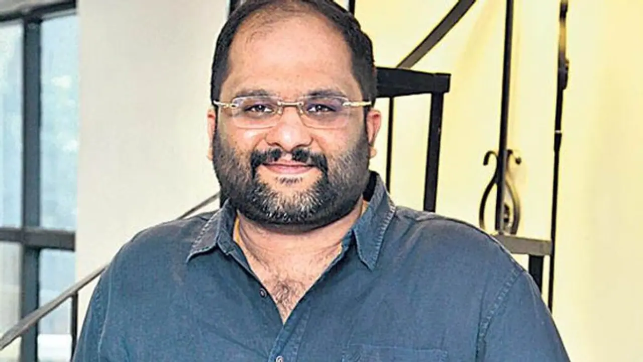 'बाहुबली' से जुड़े इस फिल्ममेकर का दिल का दौरा पड़ने से निधन, 40 की उम्र में ली आखिरी सांस 'बाहुबली' से जुड़े इस फिल्ममेकर का दिल का दौरा पड़ने से निधन, 40 की उम्र में ली आखिरी सांस