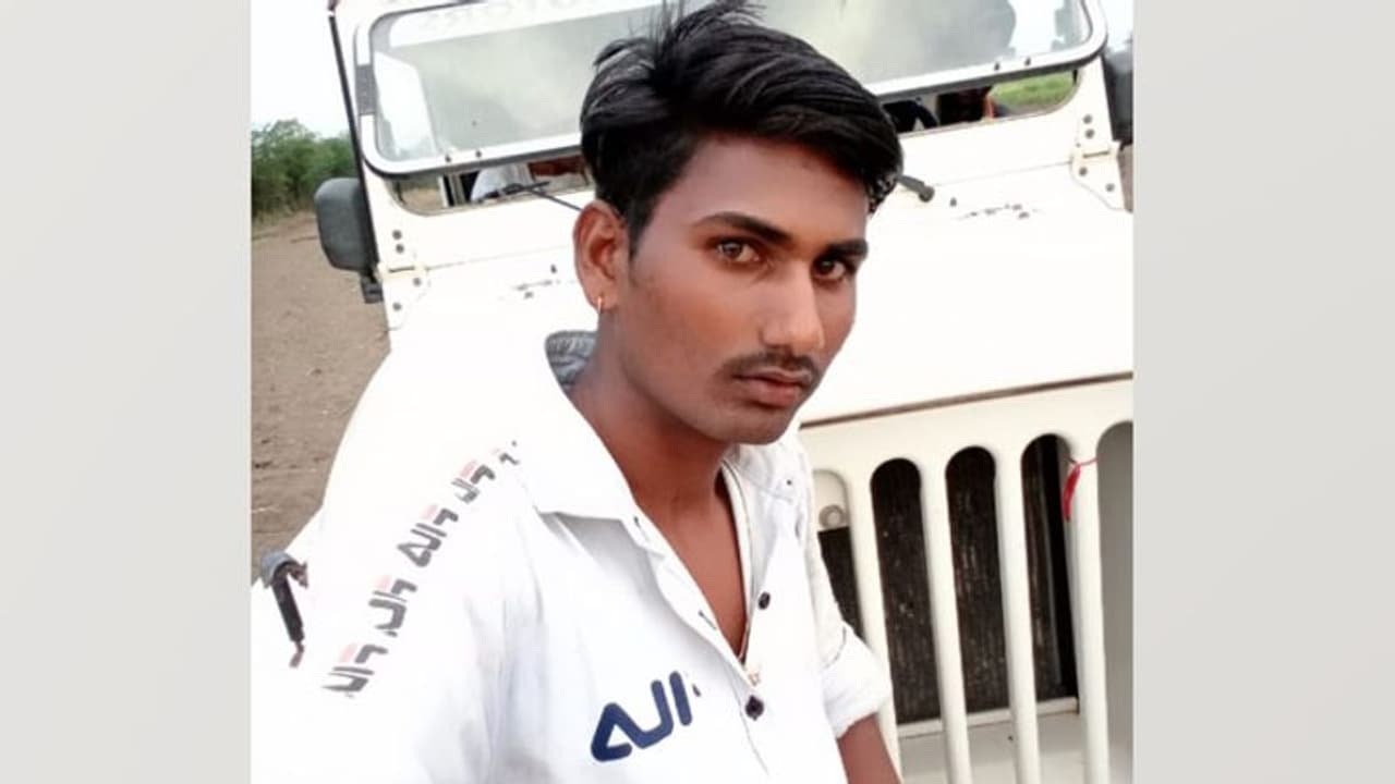 दर्दनाक मौत: पटरी पर बैठ पहले जीजा को बोला मैं मरने जा रहा हूं, फिर भाई को कॉल किया, तभी सामने से आ गई ट्रेन