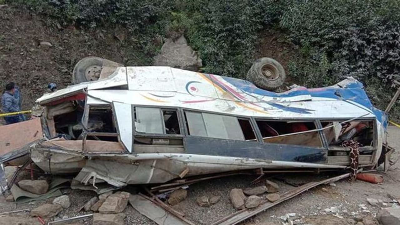 Nepal| ಕಂದಕಕ್ಕೆ ಉರುಳಿದ ಬಸ್: ಭೀಕರ ದುರಂತಕ್ಕೆ 32 ಬಲಿ! Nepal| ಕಂದಕಕ್ಕೆ ಉರುಳಿದ ಬಸ್: ಭೀಕರ ದುರಂತಕ್ಕೆ 32 ಬಲಿ!