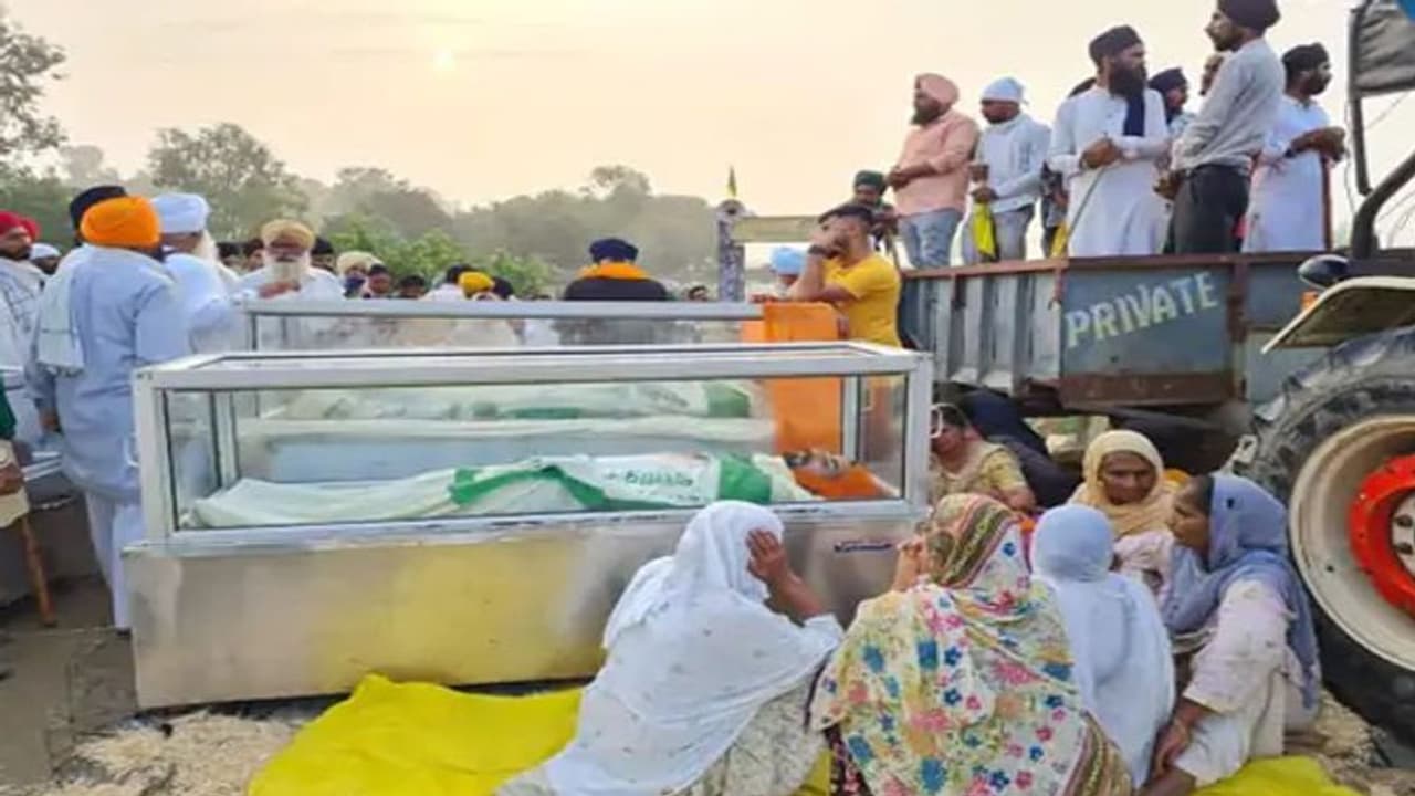 लखीमपुर खीरी: किसानों की घटनास्थल पर लगेंगी तस्वीरें और लिखा जाएगा सारा वाक्या, एक साल में ये तीसरा स्मारक लखीमपुर खीरी: किसानों की घटनास्थल पर लगेंगी तस्वीरें और लिखा जाएगा सारा वाक्या, एक साल में ये तीसरा स्मारक