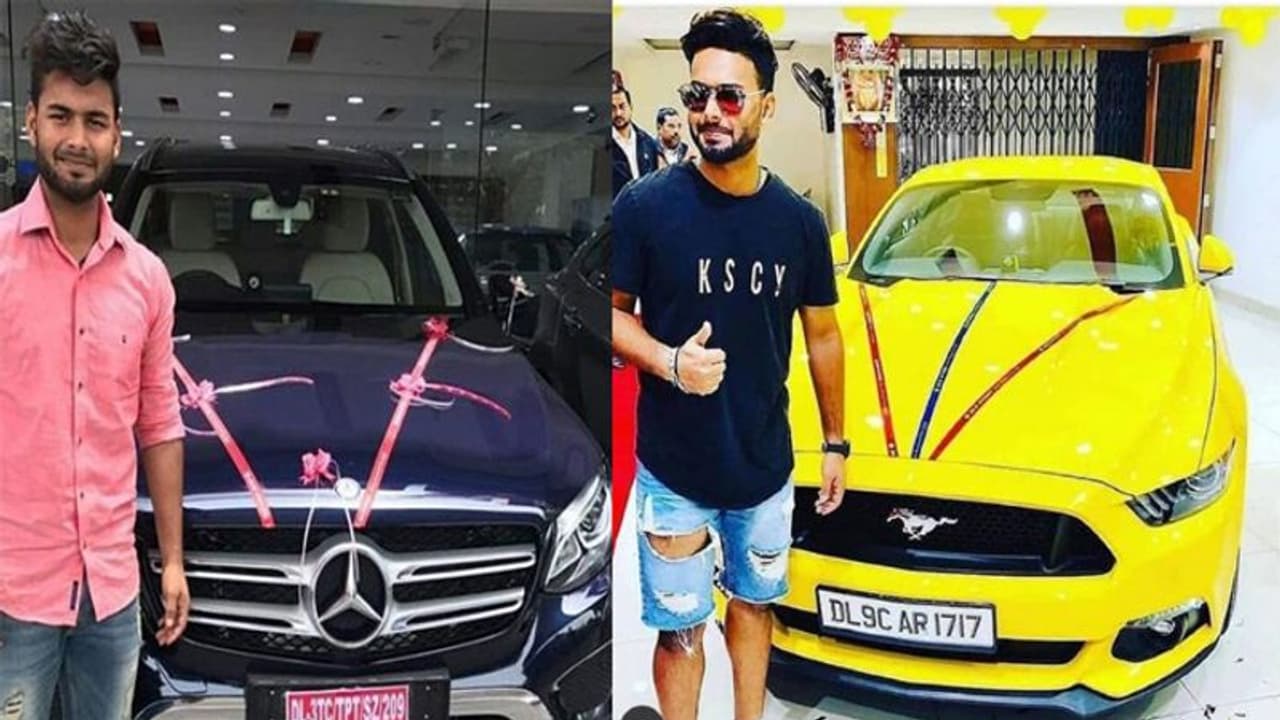 స్పోర్ట్స్ కార్లంటే విపరీతమైన మోజు... డ్రైవర్ని కూడా పెట్టుకోవడానికి ఇష్టపడని రిషబ్ పంత్... స్పోర్ట్స్ కార్లంటే విపరీతమైన మోజు... డ్రైవర్ని కూడా పెట్టుకోవడానికి ఇష్టపడని రిషబ్ పంత్...