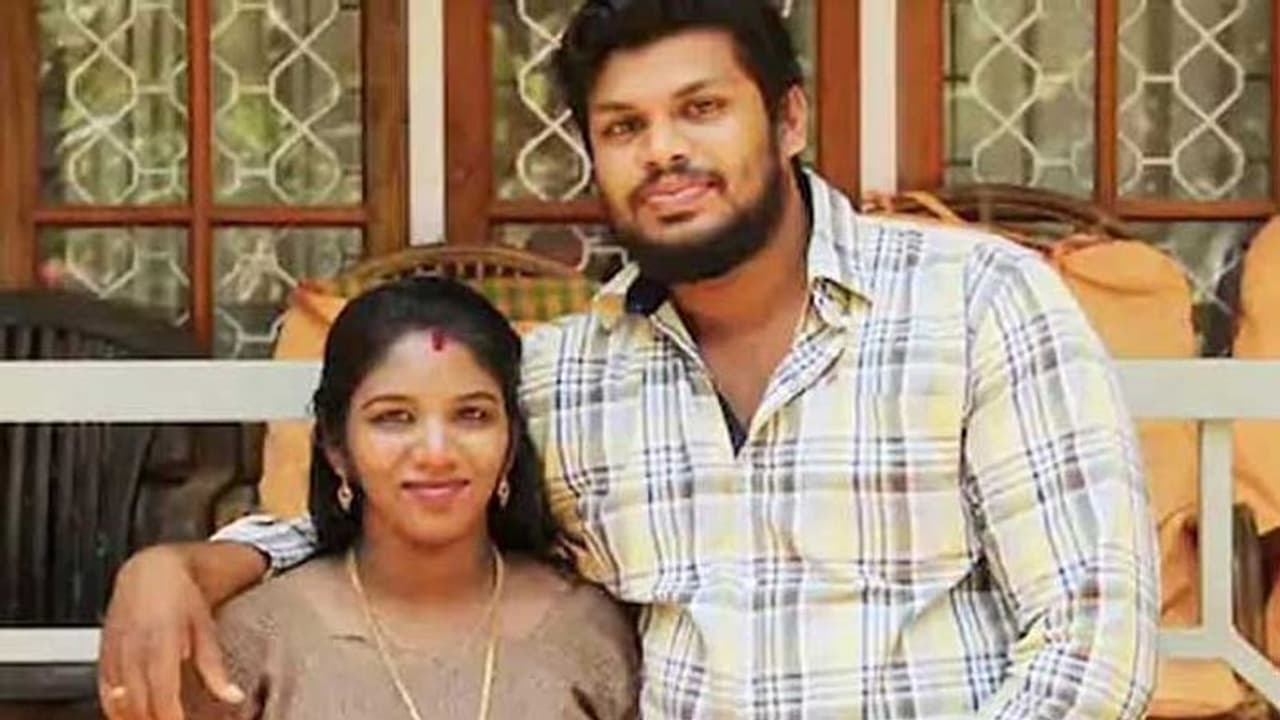 ഉത്രാവധം; സൂരജ് ഇനി പൂജപ്പുര സെന്ട്രല് ജയിലില്; ശിക്ഷാ ഇളവ് ആവശ്യപ്പെട്ട് കോടതിയെ സമീപിക്കും ഉത്രാവധം; സൂരജ് ഇനി പൂജപ്പുര സെന്ട്രല് ജയിലില്; ശിക്ഷാ ഇളവ് ആവശ്യപ്പെട്ട് കോടതിയെ സമീപിക്കും