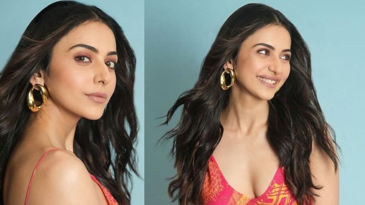 వీడియో... బికినీలో జలకాలాడుతున్న రకుల్... వైరల్ గా ఇంస్టాగ్రామ్ పోస్ట్! వీడియో... బికినీలో జలకాలాడుతున్న రకుల్... వైరల్ గా ఇంస్టాగ్రామ్ పోస్ట్!