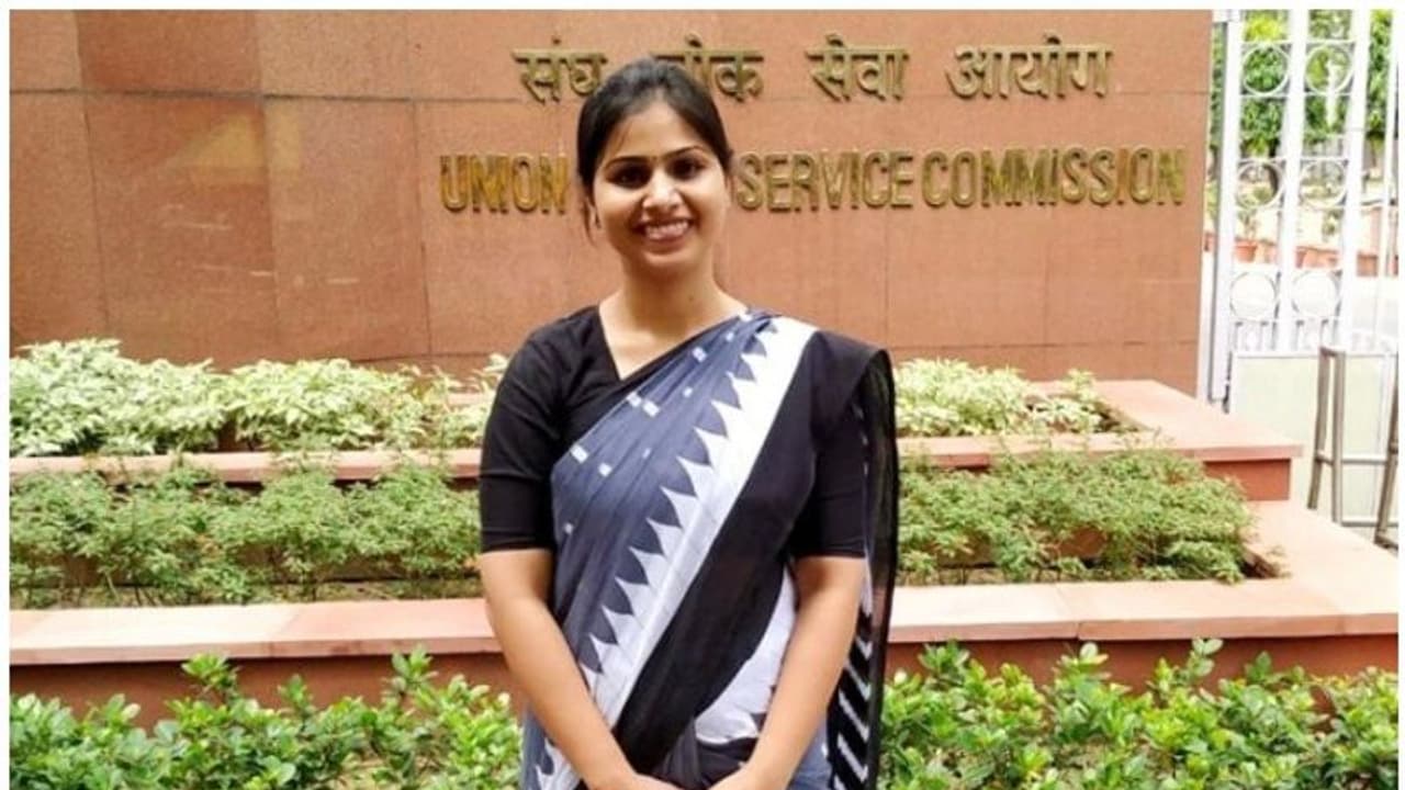 തോറ്റുപിൻമാറാൻ അങ്കിത തയ്യാറായില്ല, നാലാമത്തെ പരിശ്രമത്തിൽ സിവിൽ സർവ്വീസ് പരീക്ഷയിൽ മൂന്നാം റാങ്ക്! തോറ്റുപിൻമാറാൻ അങ്കിത തയ്യാറായില്ല, നാലാമത്തെ പരിശ്രമത്തിൽ സിവിൽ സർവ്വീസ് പരീക്ഷയിൽ മൂന്നാം റാങ്ക്!