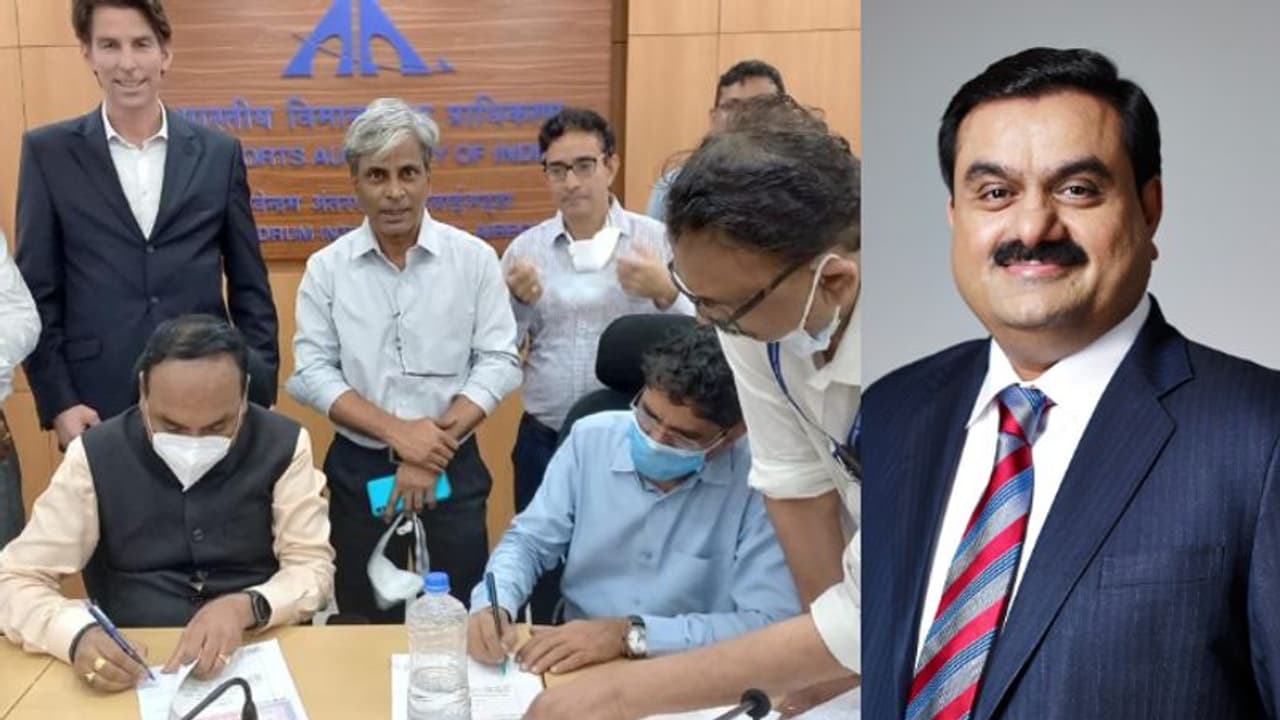 തിരുവനന്തപുരം വിമാനത്താവളം ഇന്ന് മുതൽ അദാനിക്ക് സ്വന്തം; കൈമാറ്റ കരാർ ഒപ്പിട്ടു തിരുവനന്തപുരം വിമാനത്താവളം ഇന്ന് മുതൽ അദാനിക്ക് സ്വന്തം; കൈമാറ്റ കരാർ ഒപ്പിട്ടു