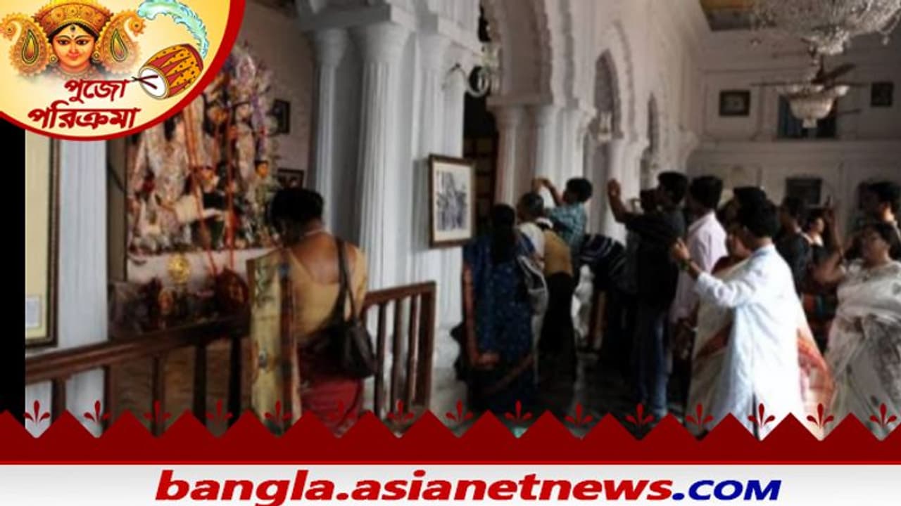 Durga Puja 2021: শতাব্দী প্রাচীন 'বাইশ পুতুলের দুর্গা পুজো' র টানে দর্শনার্থীরা মুর্শিদাবাদে