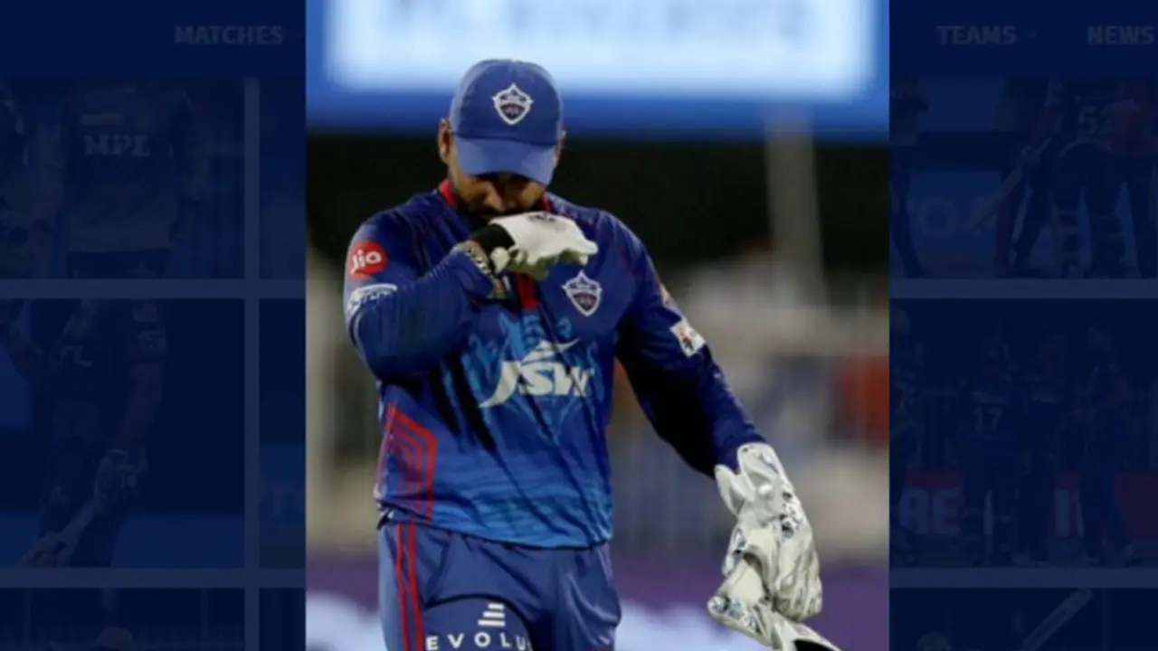 IPL2021: ఢిల్లీ క్యాపిటల్స్ ఆటగాళ్ల గుండె పగిలిన క్షణం.. కన్నీరుమున్నీరైన రిషభ్ పంత్, పృథ్వీ షా IPL2021: ఢిల్లీ క్యాపిటల్స్ ఆటగాళ్ల గుండె పగిలిన క్షణం.. కన్నీరుమున్నీరైన రిషభ్ పంత్, పృథ్వీ షా