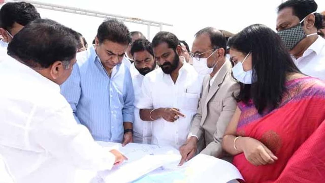 తెలంగాణ పథకాలను కాపీకొడుతున్న రాష్ట్రాలు: హెచ్ఐసీసీలో ప్లీనరీ ఏర్పాట్లు పరిశీలించిన కేటీఆర్