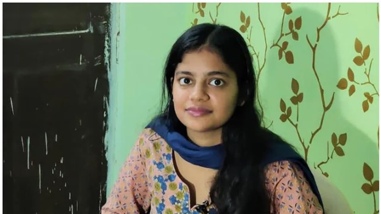 ബസായ് ഗ്രാമത്തിലെ ആദ്യ ഐഎഎസ് ഉദ്യോഗസ്ഥയാകാൻ മമത യാദവ്; 556 ൽ നിന്ന് 5ാം റാങ്കിലേക്കുള്ള വിജയക്കുതിപ്പ് ബസായ് ഗ്രാമത്തിലെ ആദ്യ ഐഎഎസ് ഉദ്യോഗസ്ഥയാകാൻ മമത യാദവ്; 556 ൽ നിന്ന് 5ാം റാങ്കിലേക്കുള്ള വിജയക്കുതിപ്പ്