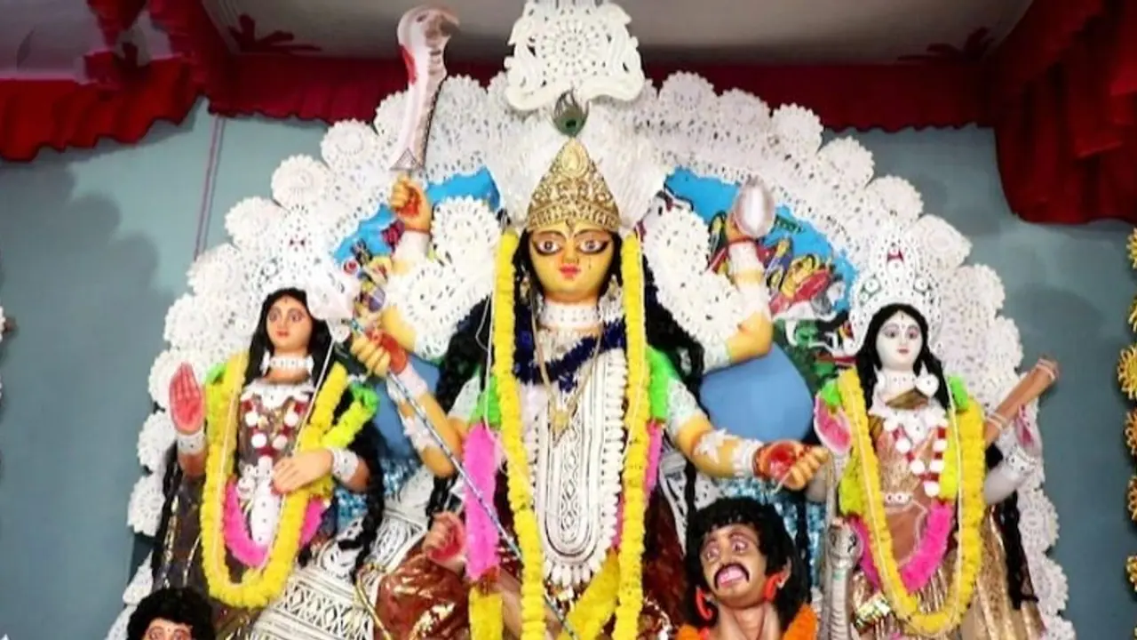 Masik Durga Ashtami 2021: দেশ জুড়ে পালিত হল মাসিক দুর্গাষ্টমী, জেনে নিন এই পুজো করা সংসারের জন্য কতটা শুভ Masik Durga Ashtami 2021: দেশ জুড়ে পালিত হল মাসিক দুর্গাষ্টমী, জেনে নিন এই পুজো করা সংসারের জন্য কতটা শুভ