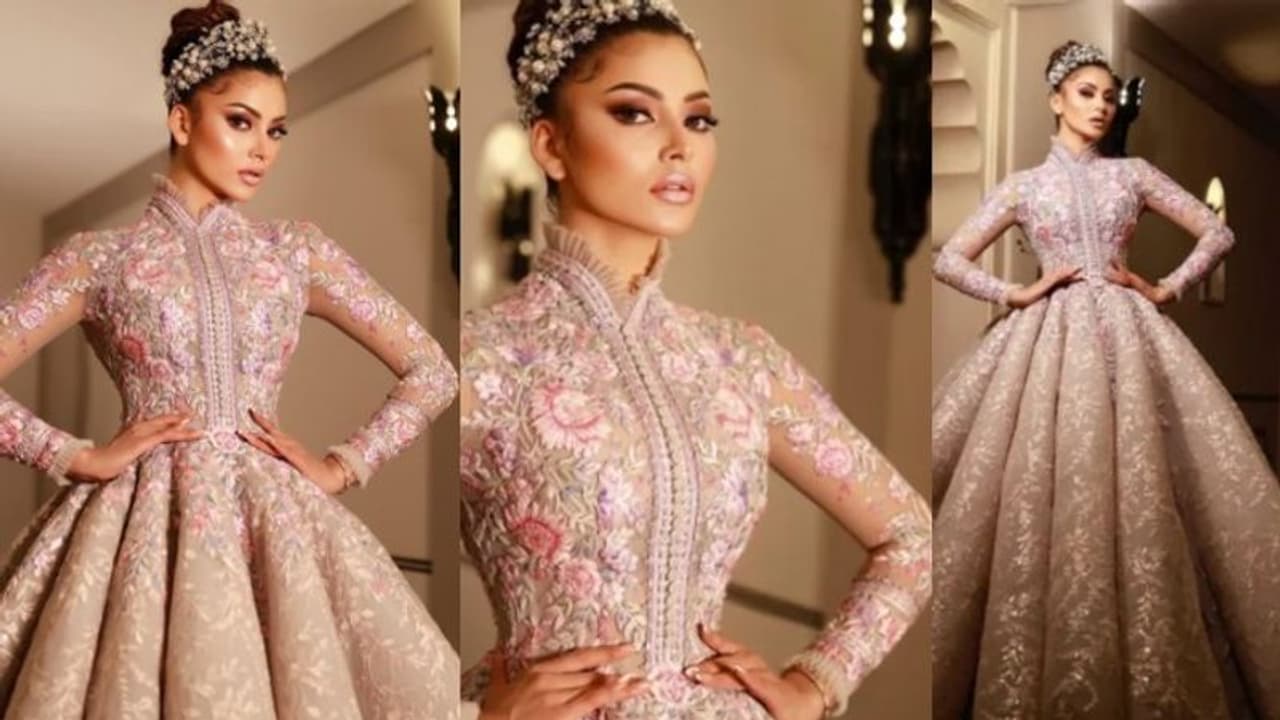 അതിമനോഹരിയായി ഉർവശി റൗട്ടേല; ഗൗണിന്റെ ഭാരം 85 കിലോ, വില 40 ലക്ഷം രൂപ! അതിമനോഹരിയായി ഉർവശി റൗട്ടേല; ഗൗണിന്റെ ഭാരം 85 കിലോ, വില 40 ലക്ഷം രൂപ!