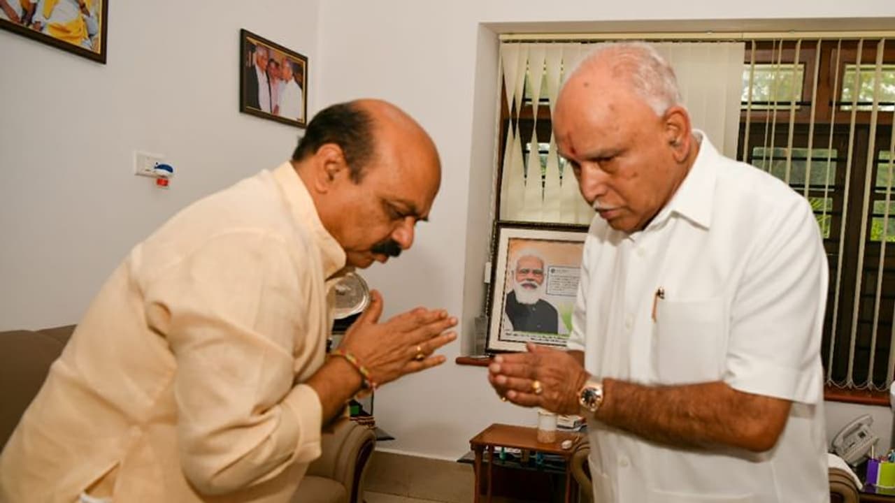 Karnataka Politics| ಸಿಎಂ ಬೊಮ್ಮಾಯಿ ಅವಧಿ ಪೂರೈಸುತ್ತಾರೆ: ಬಿಎಸ್ವೈ! Karnataka Politics| ಸಿಎಂ ಬೊಮ್ಮಾಯಿ ಅವಧಿ ಪೂರೈಸುತ್ತಾರೆ: ಬಿಎಸ್ವೈ!