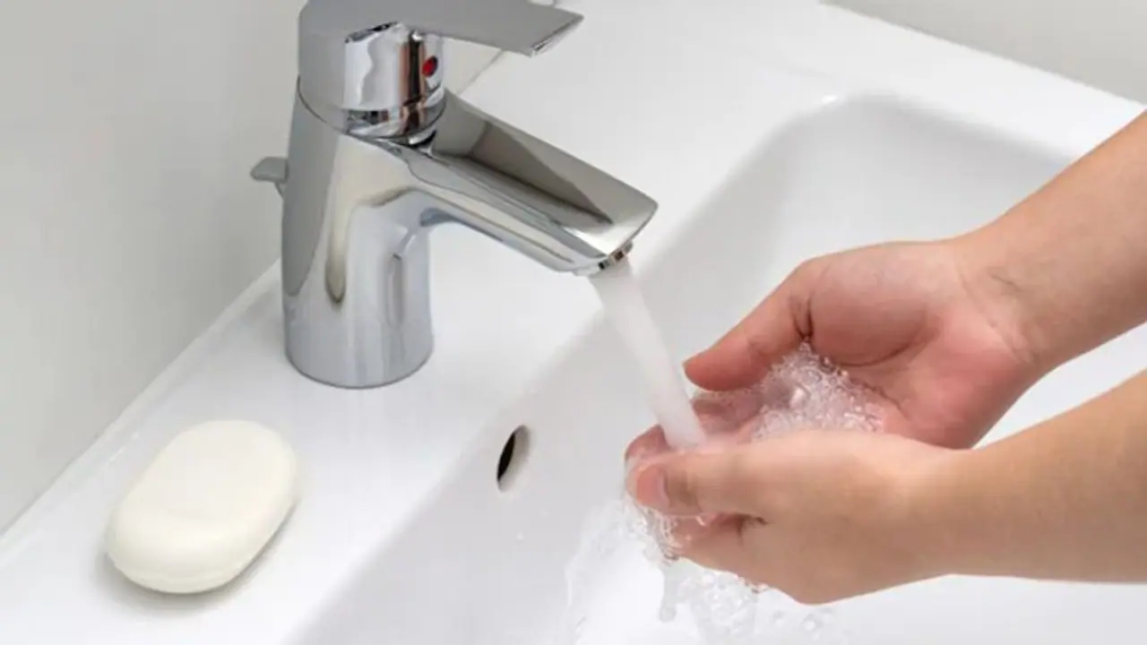 നല്ല ആരോഗ്യത്തിനായി കൈകഴുകല് തുടരാം; അറിയാം ഇക്കാര്യങ്ങള്... നല്ല ആരോഗ്യത്തിനായി കൈകഴുകല് തുടരാം; അറിയാം ഇക്കാര്യങ്ങള്...