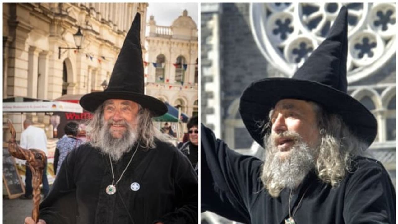 വര്ഷം 12 ലക്ഷം ശമ്പളം വാങ്ങുന്ന ഔദ്യോഗിക 'മാന്ത്രികനെ' ന്യൂസിലാന്റില് പിരിച്ചുവിട്ട് വര്ഷം 12 ലക്ഷം ശമ്പളം വാങ്ങുന്ന ഔദ്യോഗിക 'മാന്ത്രികനെ' ന്യൂസിലാന്റില് പിരിച്ചുവിട്ട്