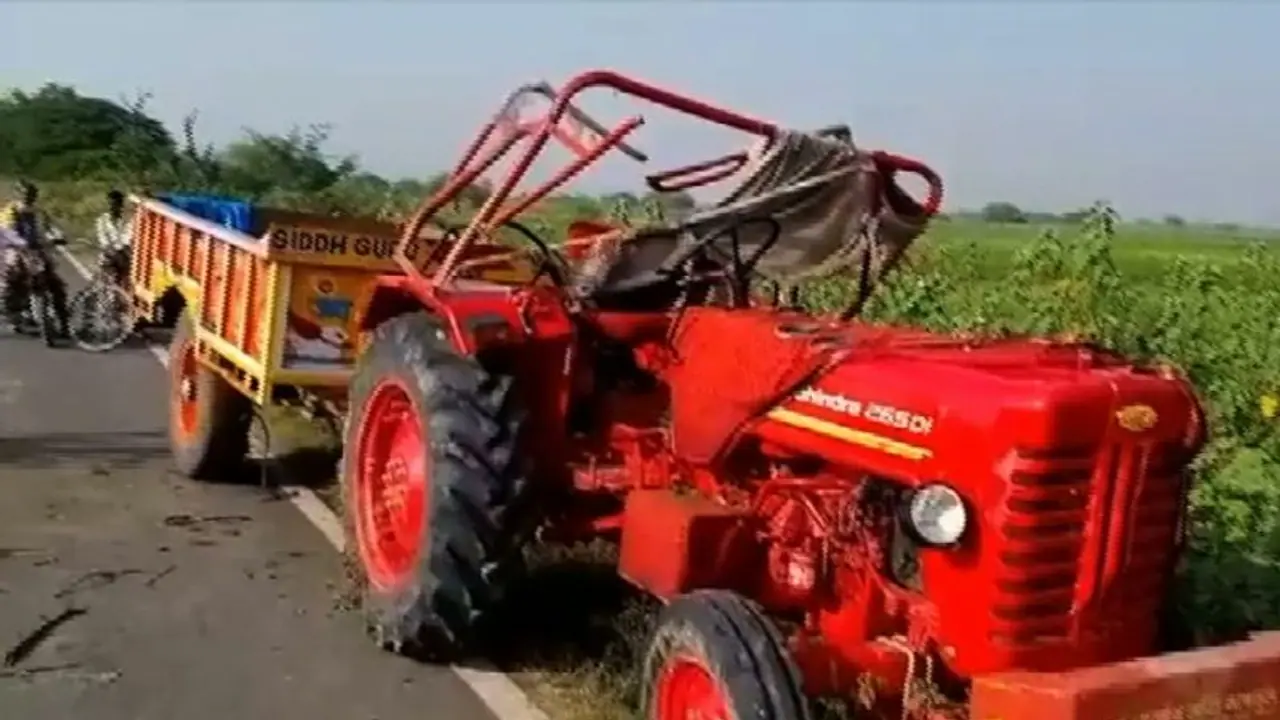 கவனக்குறைவாக இயக்கப்பட்ட பள்ளி வாகனம்? தாய் கண் முன்னே மகன் உள்பட 2 பேர் உடல் நசுங்கி பலி கவனக்குறைவாக இயக்கப்பட்ட பள்ளி வாகனம்? தாய் கண் முன்னே மகன் உள்பட 2 பேர் உடல் நசுங்கி பலி