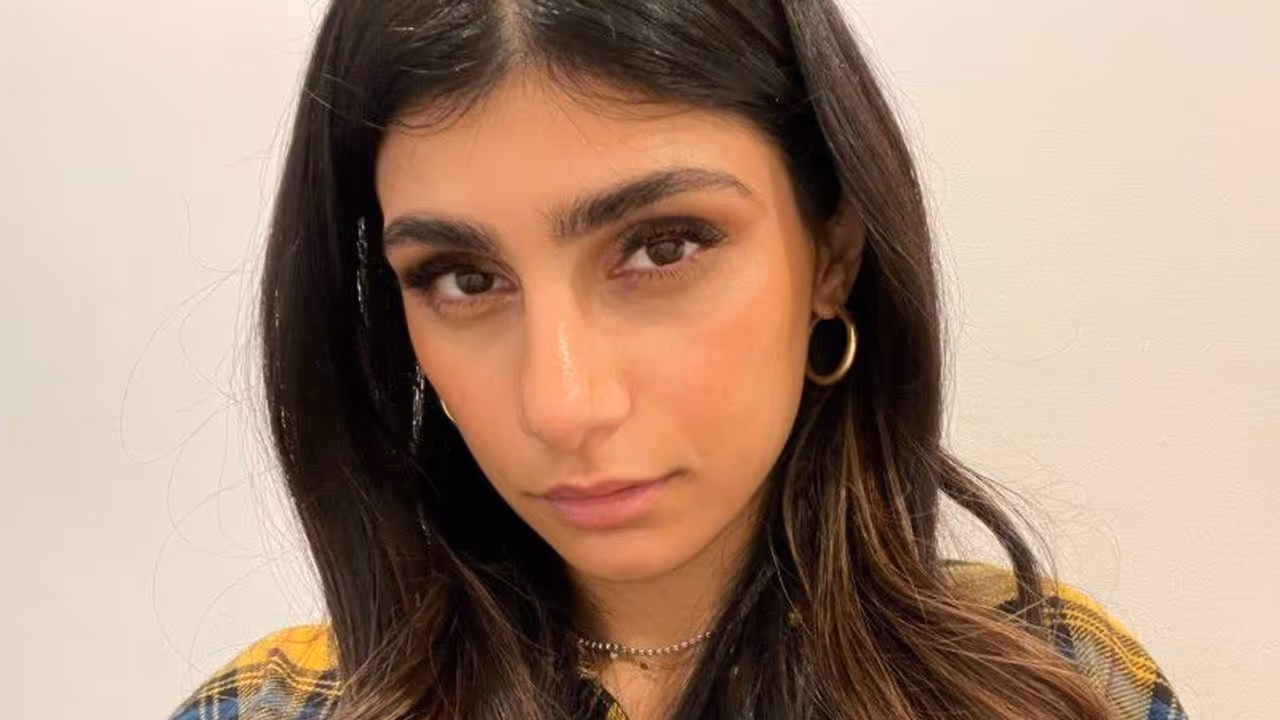 మియా ఖలీఫాను చూసి.. కొత్త పెళ్లాన్ని మరిచాడు.. బిర్కిన్ బ్యాగ్ తో మళ్లీ కలిశాడు... మియా ఖలీఫాను చూసి.. కొత్త పెళ్లాన్ని మరిచాడు.. బిర్కిన్ బ్యాగ్ తో మళ్లీ కలిశాడు...