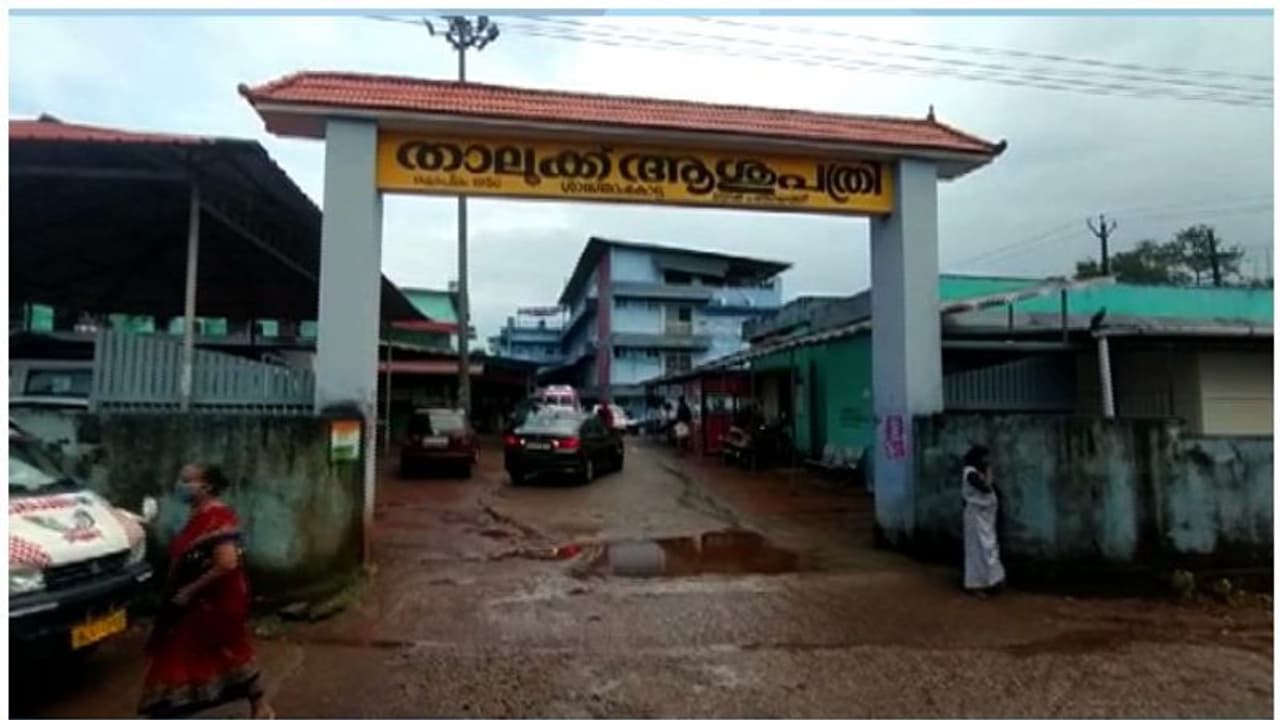 ഡോക്ടറെ മര്ദ്ദിച്ച കേസ്; പഞ്ചായത്ത് പ്രസിഡന്റ് അറസ്റ്റില്, ഡിസിസി സെക്രട്ടറിയടക്കം 7 പേര്ക്ക് എതിരെ കേസ് ഡോക്ടറെ മര്ദ്ദിച്ച കേസ്; പഞ്ചായത്ത് പ്രസിഡന്റ് അറസ്റ്റില്, ഡിസിസി സെക്രട്ടറിയടക്കം 7 പേര്ക്ക് എതിരെ കേസ്