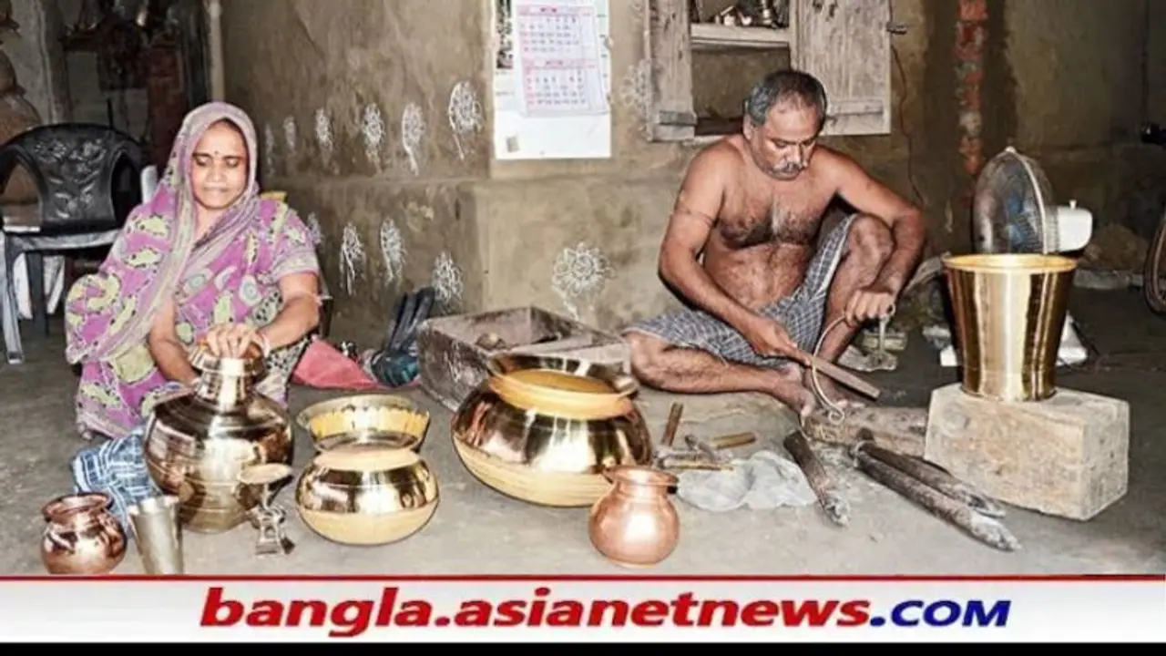 বিলুপ্তির মুখে মুর্শিদাবাদের বিখ্যাত কাঁসা শিল্প, বিকল্প রুজীর খোঁজে শিল্পীরা বিলুপ্তির মুখে মুর্শিদাবাদের বিখ্যাত কাঁসা শিল্প, বিকল্প রুজীর খোঁজে শিল্পীরা