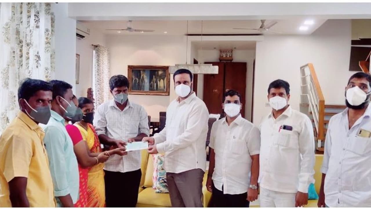 கடலூர் திமுக எம்.பி.யால் கொலையான தொழிலாளி..? ராமதாஸும், அன்புமணியும் எடுத்த அதிரடி முடிவு.! கடலூர் திமுக எம்.பி.யால் கொலையான தொழிலாளி..? ராமதாஸும், அன்புமணியும் எடுத்த அதிரடி முடிவு.!