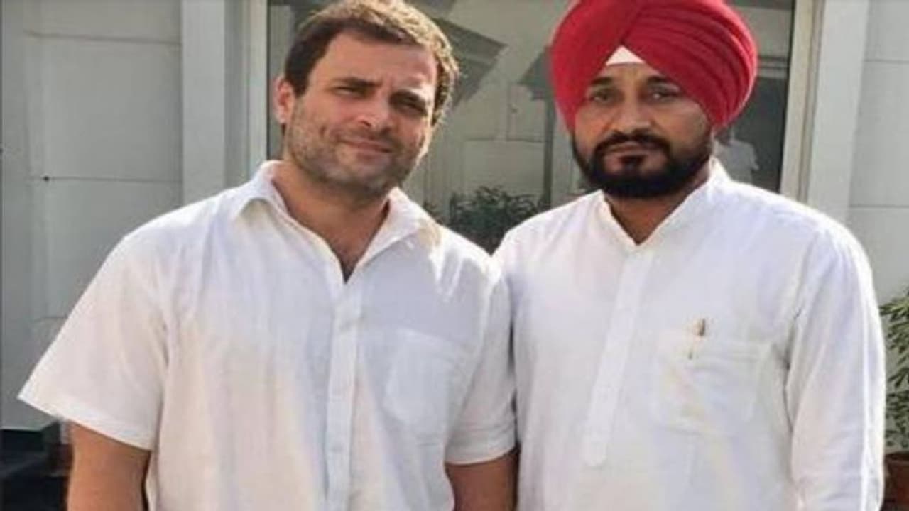 राहुल गांधी ने सुनाई पंजाब के CM बनने की इमोशनल कहानी मुख्यमंत्री की कुर्सी का सुनते ही रोने लगे थे चन्नी