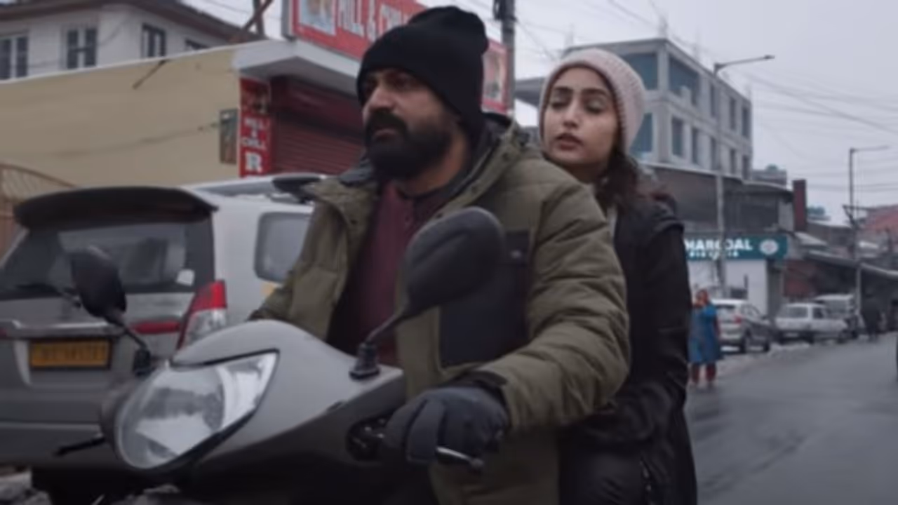 റെബ മോണികയുടെ കന്നഡ ചിത്രം, 'രത്നൻ പ്രപഞ്ച'യിലെ ഗാനം പുറത്തുവിട്ടു റെബ മോണികയുടെ കന്നഡ ചിത്രം, 'രത്നൻ പ്രപഞ്ച'യിലെ ഗാനം പുറത്തുവിട്ടു