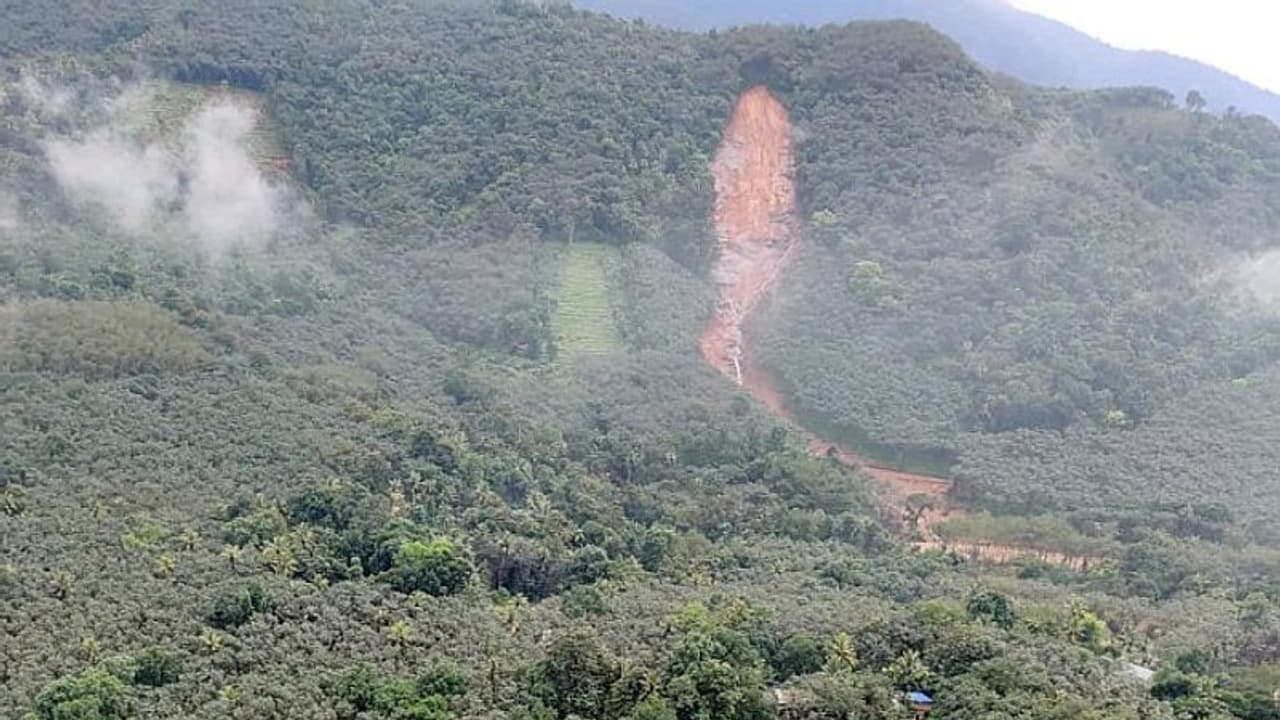 Kerala Rains| കോട്ടയത്ത് 33 ഇടങ്ങളിൽ മണ്ണിടിച്ചിൽ സാധ്യതയെന്ന് മുന്നറിയിപ്പ് Kerala Rains| കോട്ടയത്ത് 33 ഇടങ്ങളിൽ മണ്ണിടിച്ചിൽ സാധ്യതയെന്ന് മുന്നറിയിപ്പ്