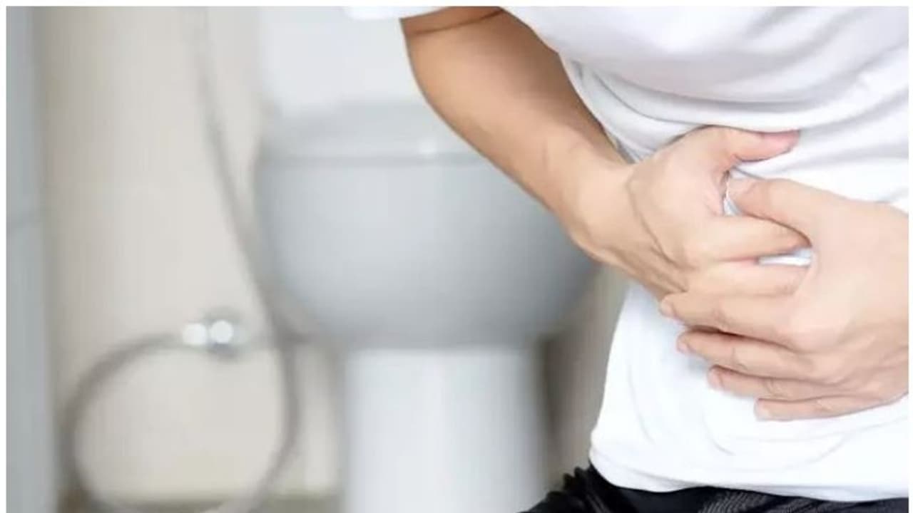 അപൂർവ്വ രോഗം, 22 വർഷം മലബന്ധം നേരിട്ട് യുവാവ്, 3 മണിക്കൂർ ശസ്ത്രക്രിയയ്ക്കൊടുവിൽ ആശ്വാസം... അപൂർവ്വ രോഗം, 22 വർഷം മലബന്ധം നേരിട്ട് യുവാവ്, 3 മണിക്കൂർ ശസ്ത്രക്രിയയ്ക്കൊടുവിൽ ആശ്വാസം...