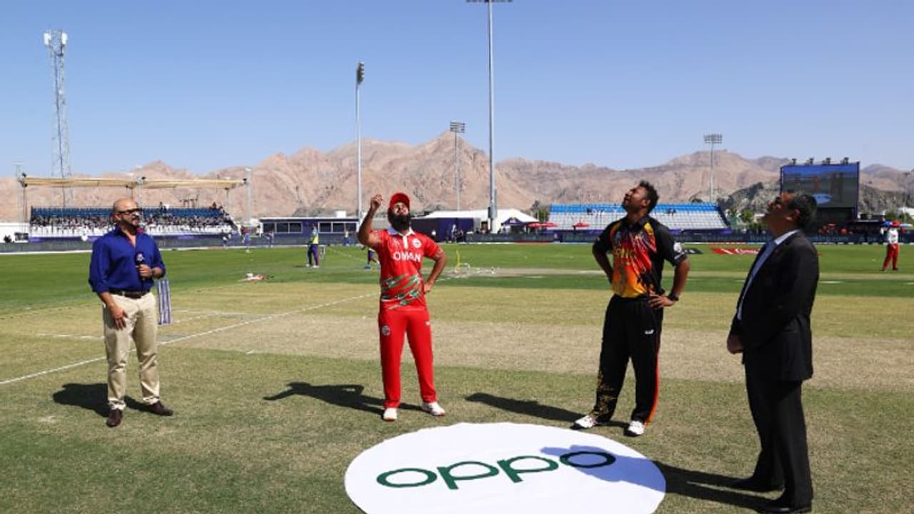 T20 World Cup: ఆరంభ మ్యాచ్ లో తేలిపోయిన పపువా న్యూ గినియా.. ఆతిథ్య జట్టు ముందు ఈజీ టార్గెట్ T20 World Cup: ఆరంభ మ్యాచ్ లో తేలిపోయిన పపువా న్యూ గినియా.. ఆతిథ్య జట్టు ముందు ఈజీ టార్గెట్