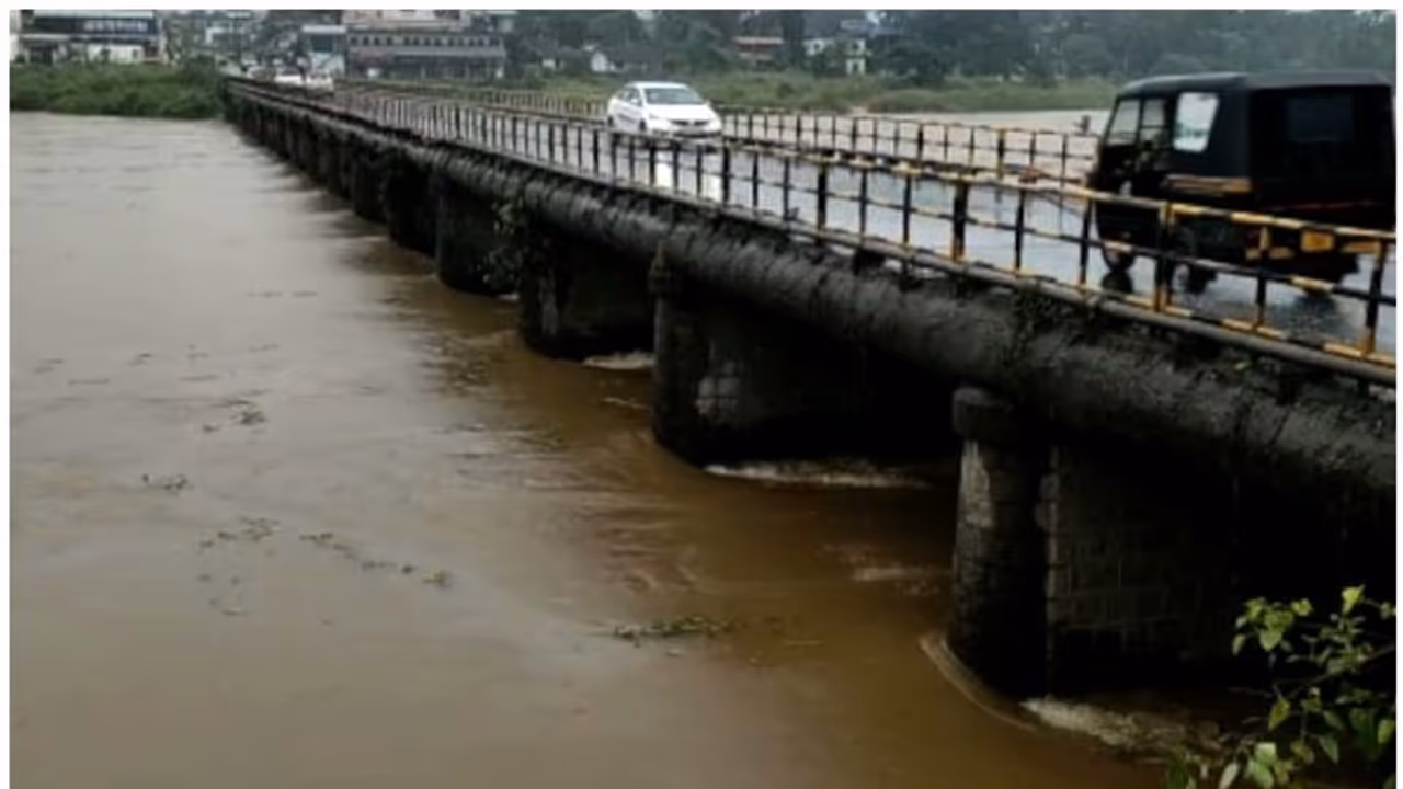 പാലക്കാട് മഴ ശക്തിപ്പെട്ടു; ഒരു വീട് തകര്ന്നു, 6 ഡാമുകള് തുറന്നു, മറ്റ് വടക്കന് ജില്ലകളില് മഴ കുറഞ്ഞു പാലക്കാട് മഴ ശക്തിപ്പെട്ടു; ഒരു വീട് തകര്ന്നു, 6 ഡാമുകള് തുറന്നു, മറ്റ് വടക്കന് ജില്ലകളില് മഴ കുറഞ്ഞു