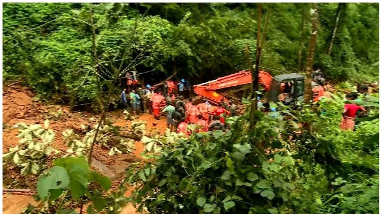 കാലവർഷം: 6 ദിവസത്തിൽ 35 മരണമെന്ന് സർക്കാ‍ർ; കോട്ടയത്ത് 13, ഇടുക്കിയിൽ 9, കല്ലാറില്‍ യുവാവ് മുങ്ങി മരിച്ചു