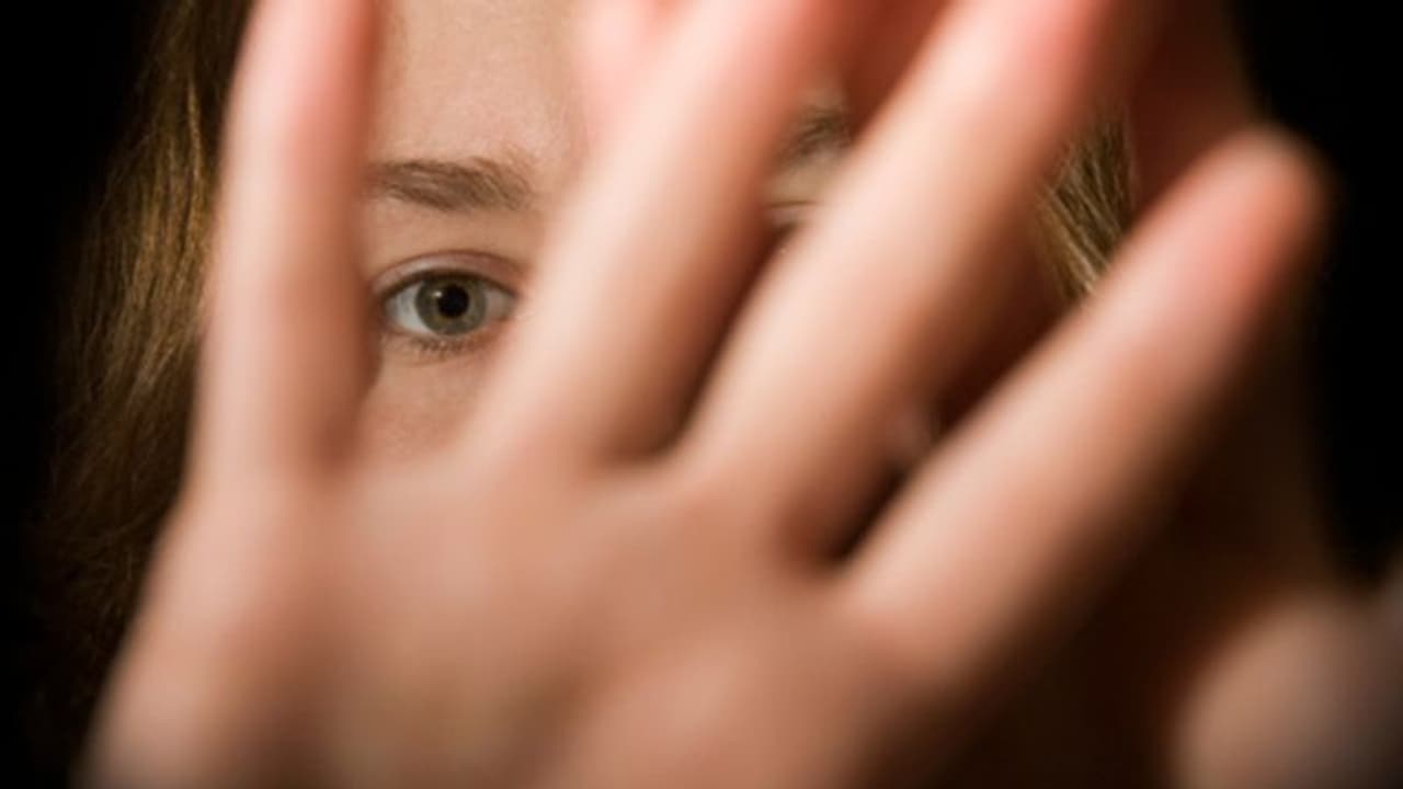 14 ఏళ్ల మైనర్ బాలికను గర్భవతిని చేసిన మేనమామ (వీడియో) 14 ఏళ్ల మైనర్ బాలికను గర్భవతిని చేసిన మేనమామ (వీడియో)