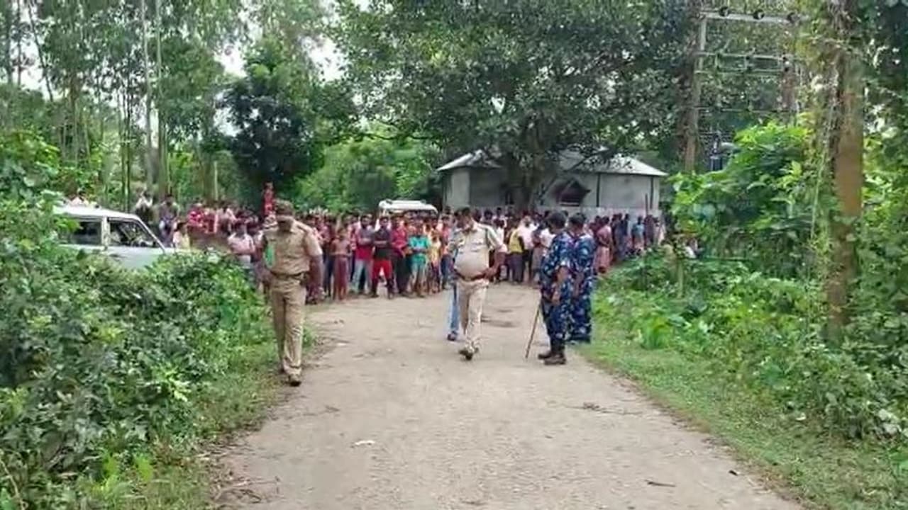 ইটাহারে বিজেপি নেতাকে গুলি করে খুন, সাত সকালে গ্রেফতার ১ দুষ্কৃতী ইটাহারে বিজেপি নেতাকে গুলি করে খুন, সাত সকালে গ্রেফতার ১ দুষ্কৃতী