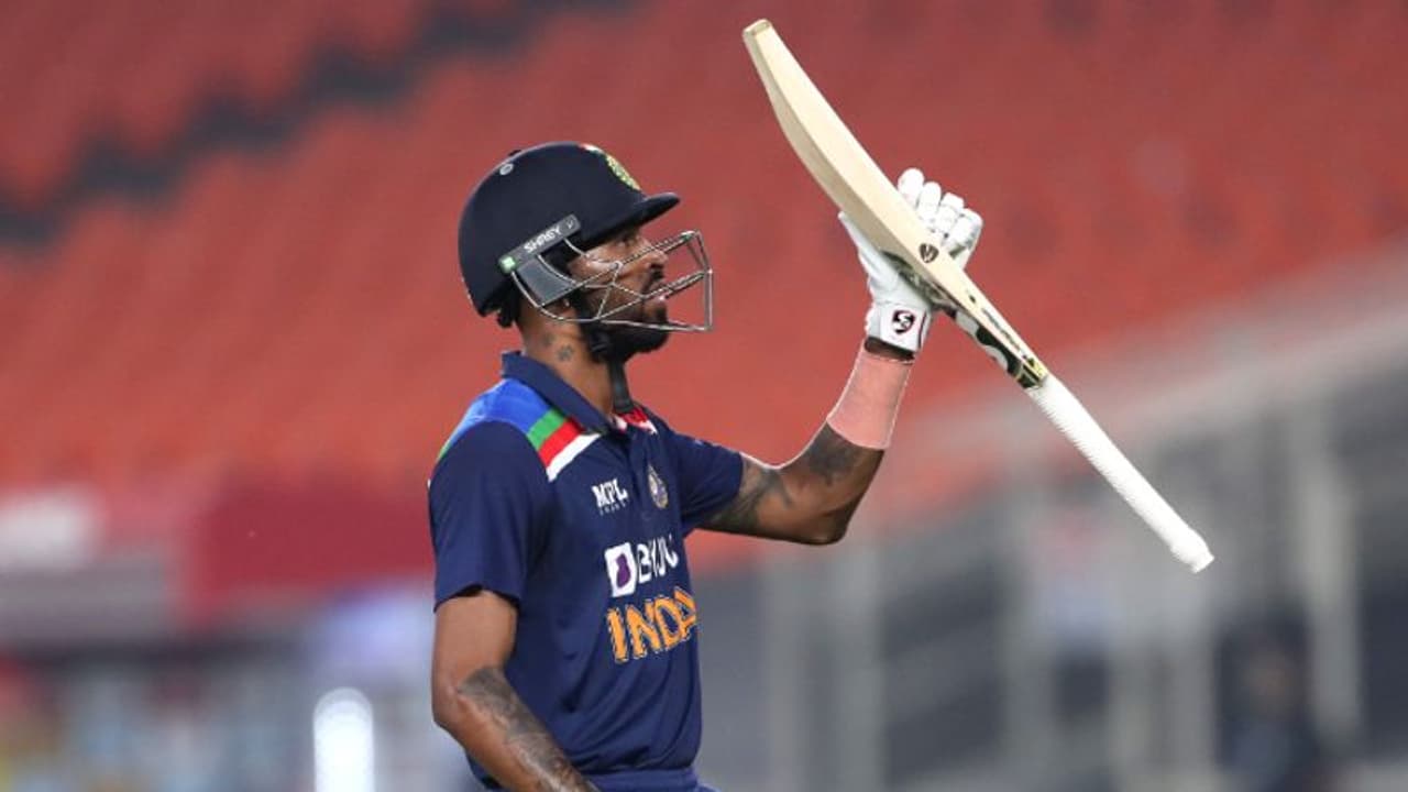 ടി20 ലോകകപ്പ്: 'ഹാര്ദിക് പാണ്ഡ്യ പന്തെറിയണമെന്നില്ല'; താരത്തിന് പിന്തുണയുമായി ഇതിഹാസതാരം ടി20 ലോകകപ്പ്: 'ഹാര്ദിക് പാണ്ഡ്യ പന്തെറിയണമെന്നില്ല'; താരത്തിന് പിന്തുണയുമായി ഇതിഹാസതാരം