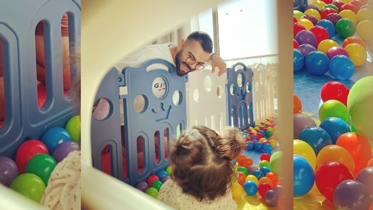 కూతురు వామికతో కలిసి విరాట్ కోహ్లీ అల్లరి... క్యూట్ ఫోటో షేర్ చేసిన అనుష్క శర్మ... కూతురు వామికతో కలిసి విరాట్ కోహ్లీ అల్లరి... క్యూట్ ఫోటో షేర్ చేసిన అనుష్క శర్మ...