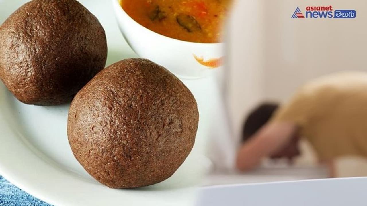 దారుణం : తనకంటే చిన్నవారిని ప్రేమగా చూస్తున్నారని.. ద్వేషంతో విషం పెట్టి కుటుంబాన్నే లేపేసింది...! దారుణం : తనకంటే చిన్నవారిని ప్రేమగా చూస్తున్నారని.. ద్వేషంతో విషం పెట్టి కుటుంబాన్నే లేపేసింది...!