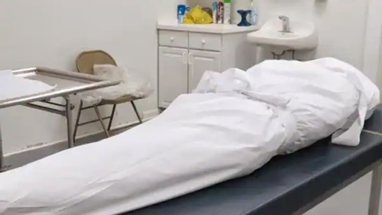 एक दरिंदा, जो छोटी सी बात पर इतना भड़क गया, 6 बच्चों को जिंदा जला दिया एक दरिंदा, जो छोटी सी बात पर इतना भड़क गया, 6 बच्चों को जिंदा जला दिया