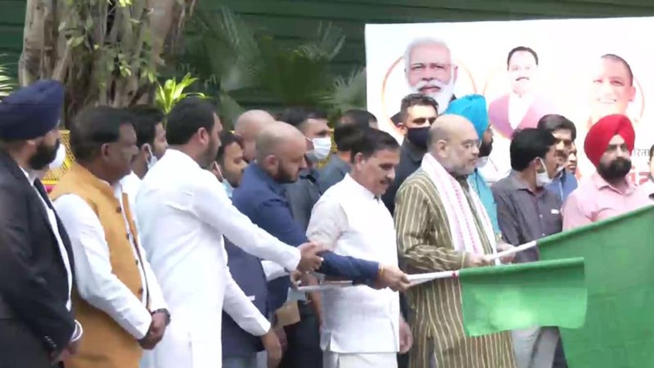 चुनावी मोड में बीजेपी: 5 विधानसभा सीटों के लिए अमित शाह ने रवाना की 'मोदी वैन', जानें क्या है खासियत